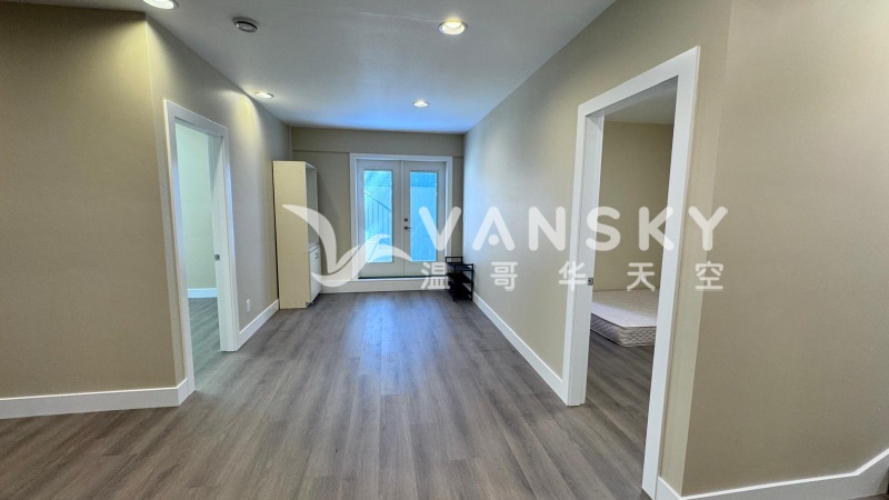 260730152456_58 foyer.jpg